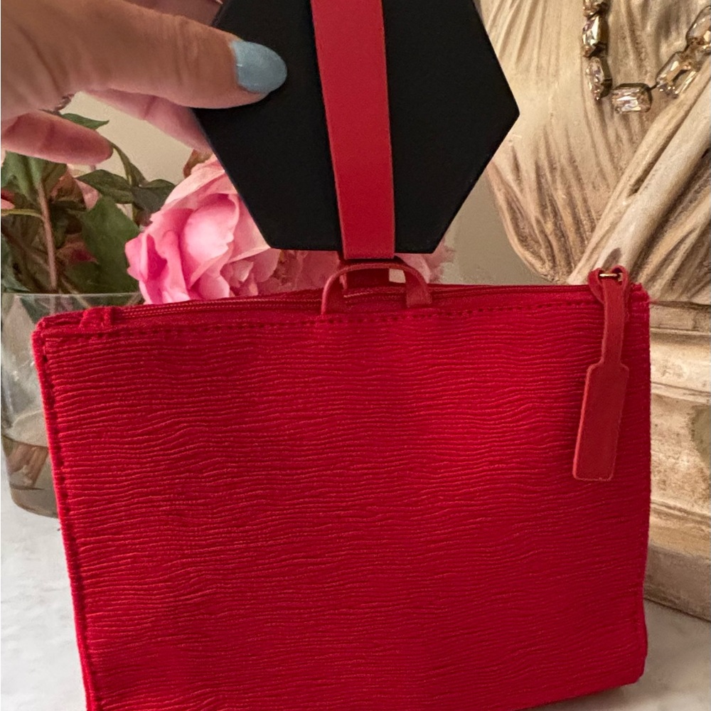 NEW Red Beauty Zipper Wristlet - Picture 8 of 13